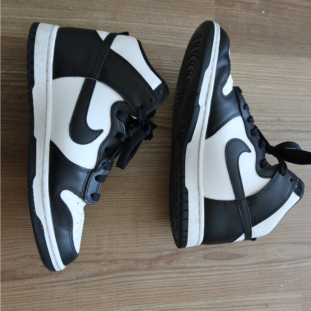 Nike pandas dunk high sz 8